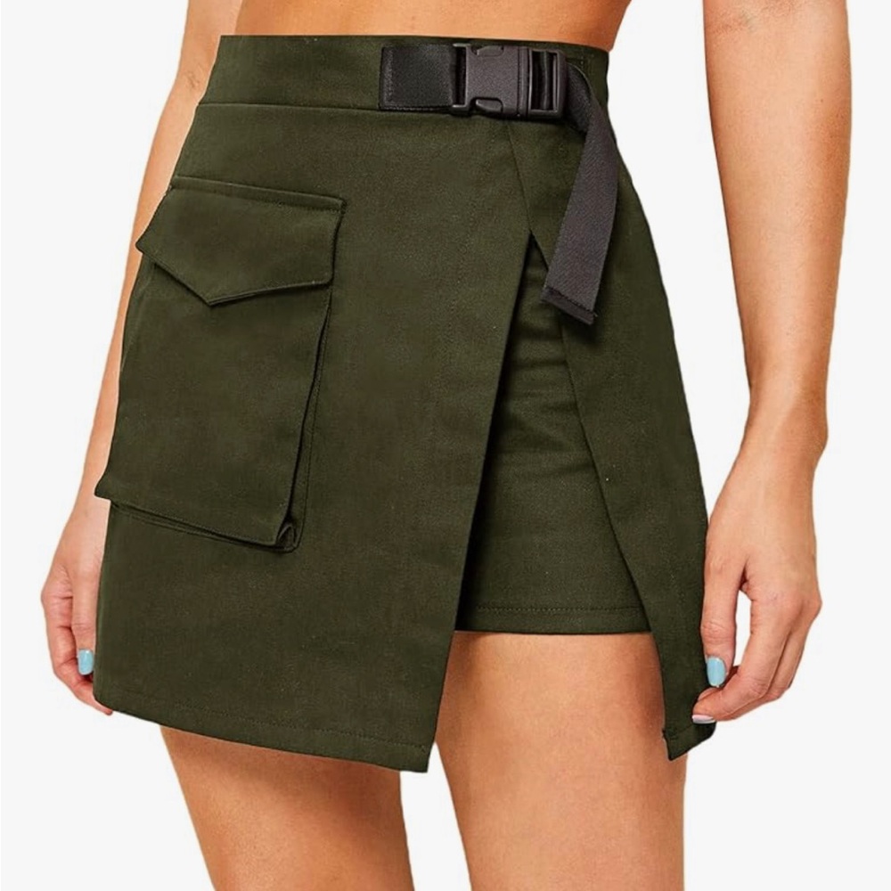 WDIRARA Women's Cargo Skirt Asymmetrical High Waist Mini w/ Buckle XL Brand new